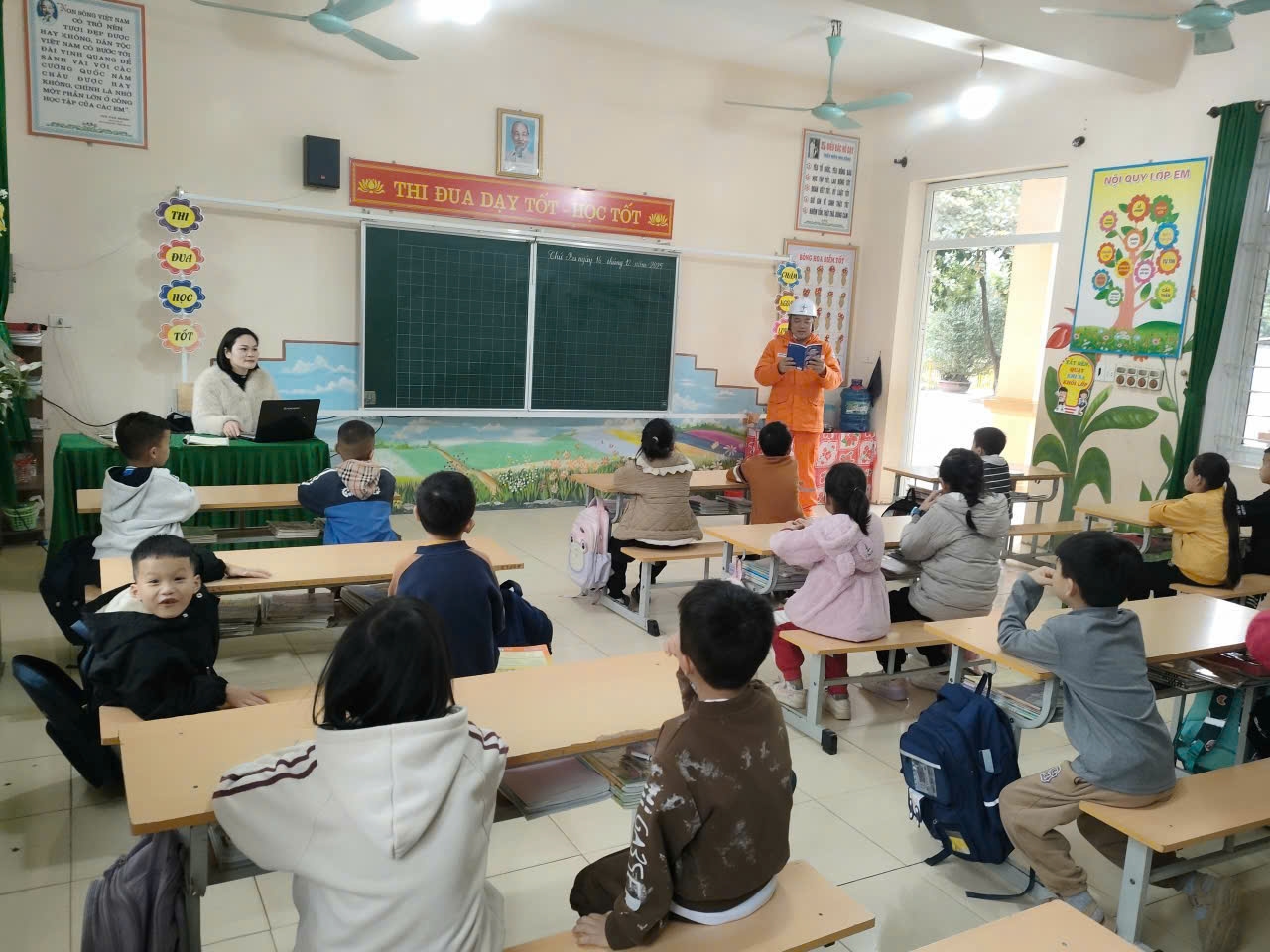 Tuyên truyền