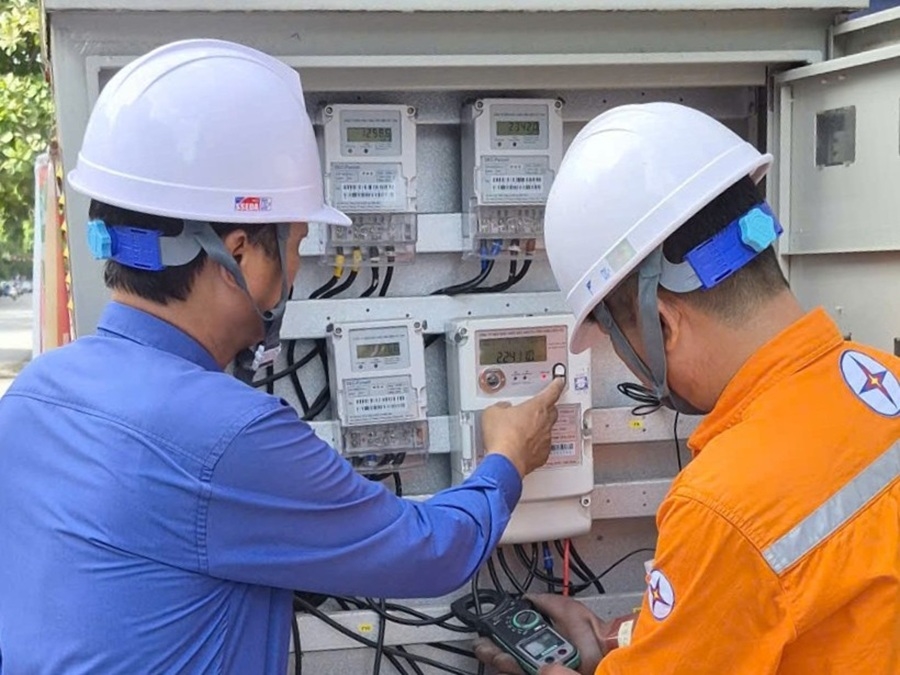 a1 Phối hợp xử lý vi phạm sử dụng điện cùng ĐL Hạc Thành