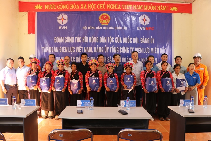 tang qua dan toc