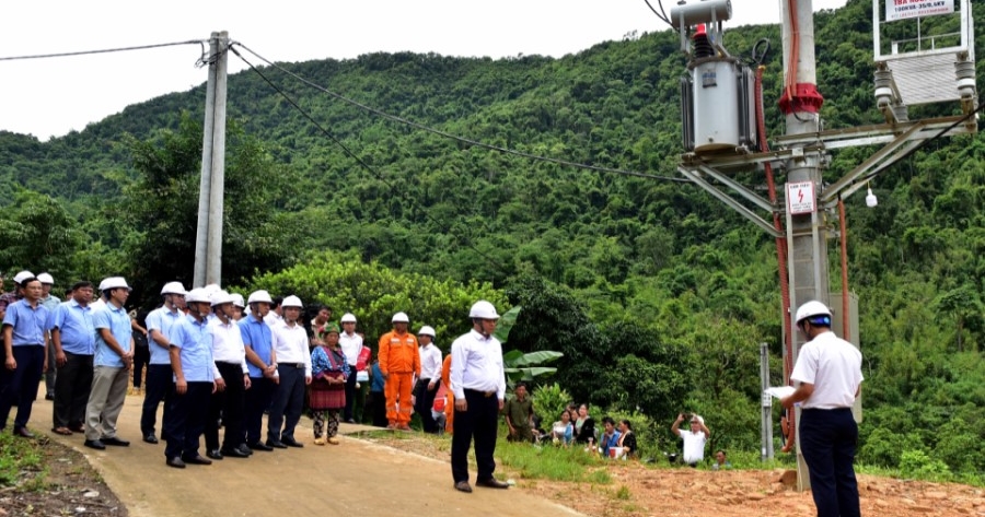 Lai Châu hoàn thành mục tiêu 100% thôn, bản được sử dụng điện lưới quốc gia