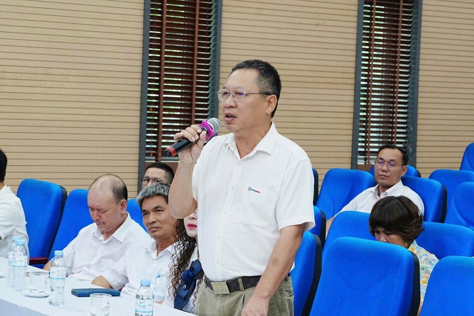 Lăng nghe ý kiến NLĐ (6)