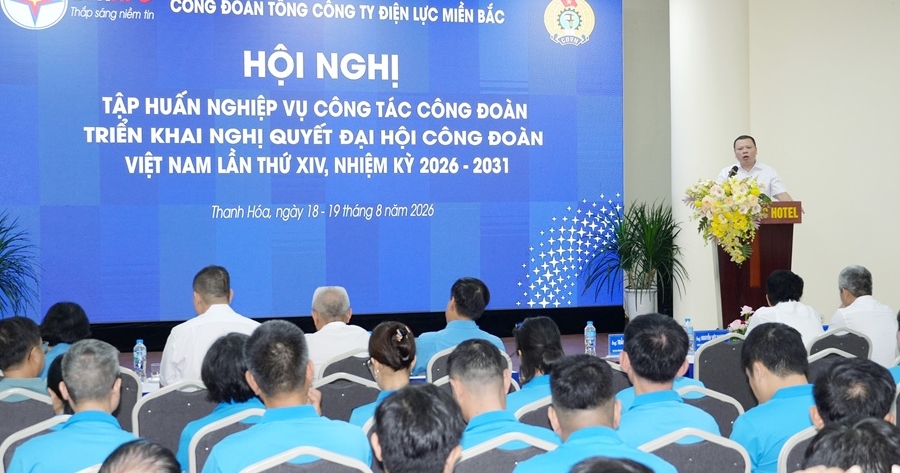 Công đoàn EVNNPC tập huấn nghiệp vụ cho gần 400 cán bộ cơ sở
