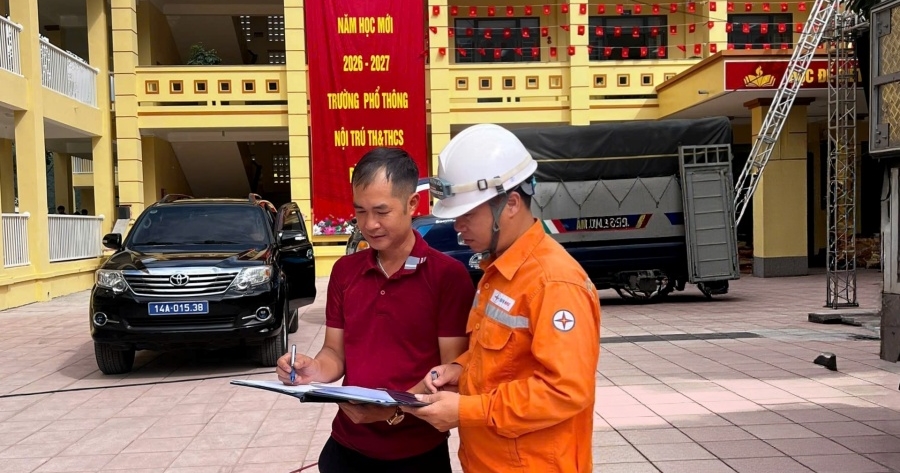 Công ty Điện lực Quảng Ninh đảm bảo nguồn điện an toàn, ổn định phục vụ Lễ khai giảng và khánh thành các trường phổ thông nội trú liên cấp năm học 2026-2027