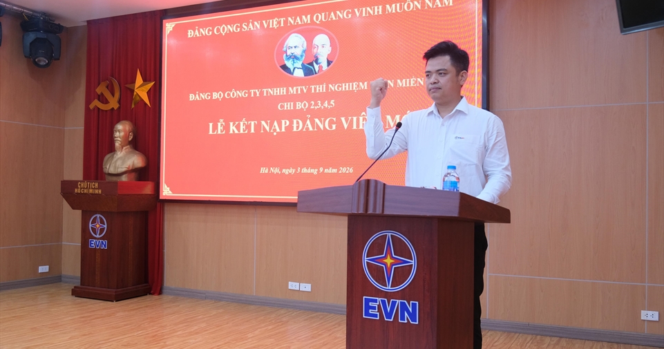 Đảng bộ NPCETC kết nạp 9 đảng viên mới, trao Bằng khen của Đảng ủy Chính phủ cho Chi bộ 3
