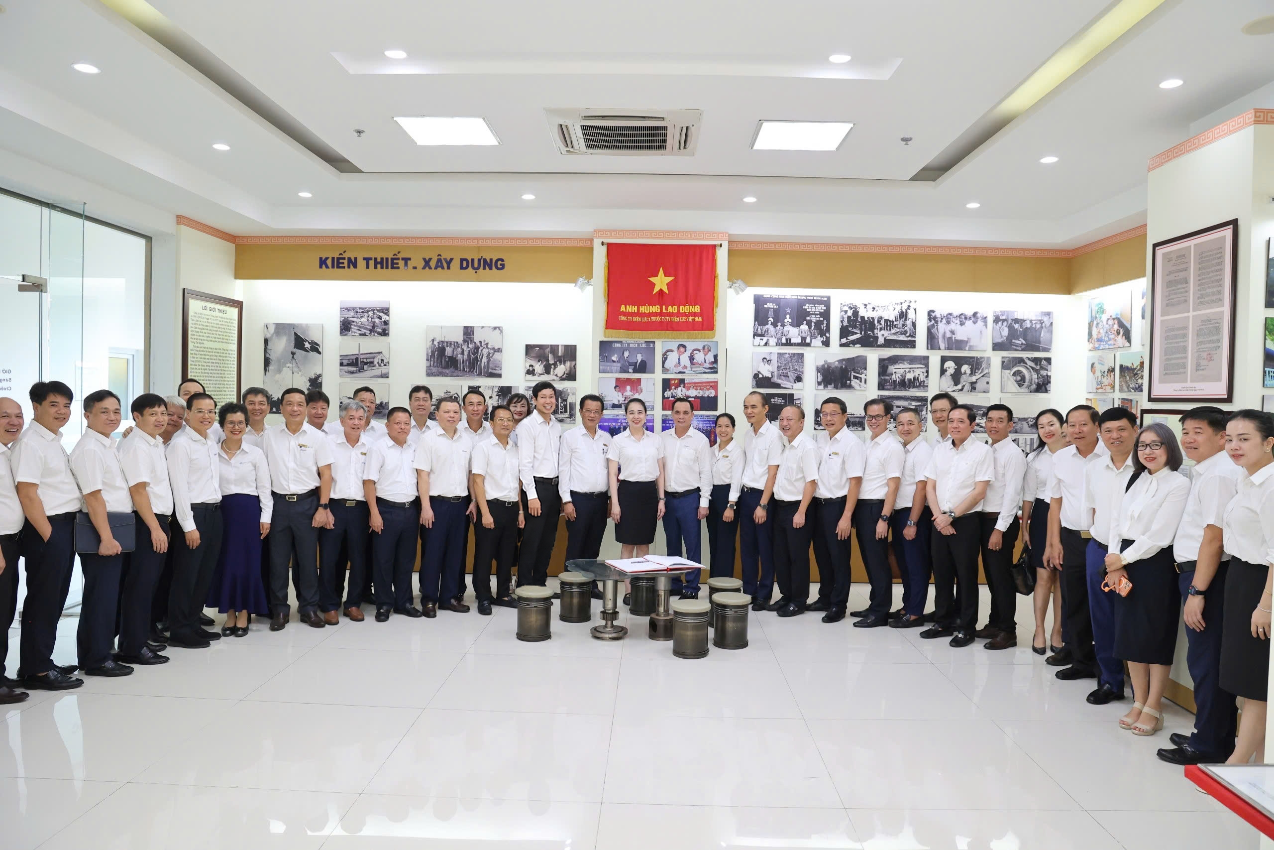 EVNCPC hop tac EVNNPC 11-9-2026 - Phuong Nam (3)
