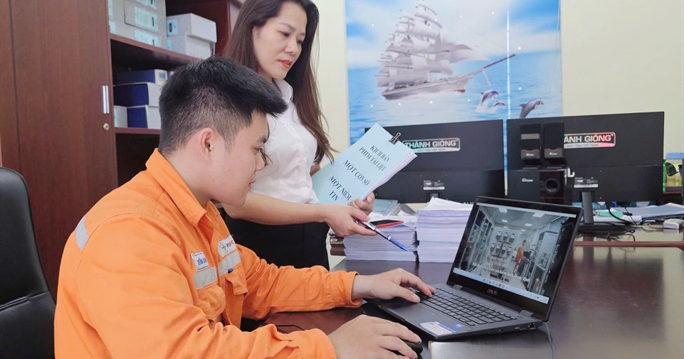 Công ty Điện lực Điện Biên: Sôi nổi ứng dụng AI sáng tạo 33 tác phẩm thi "Hiểu đồng nghiệp - Hiểu EVN"