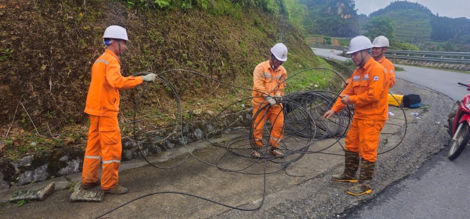 23. 3. Thay cáp quang bị đứt do động vật cắn