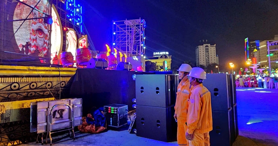 Chủ động sau mưa lũ, giữ vững dòng điện sáng cho đêm hội Trung thu