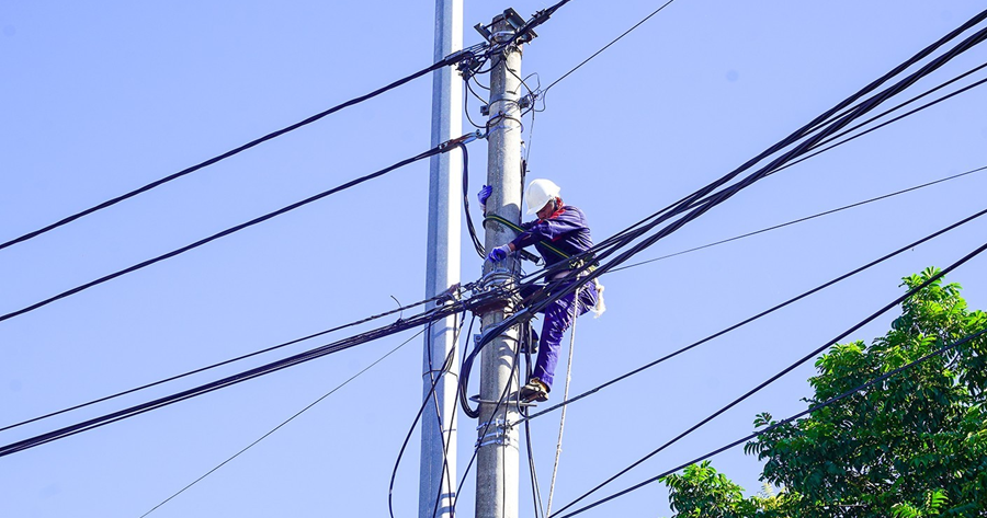 Hà Tĩnh tập trung nguồn lực, đẩy nhanh tiến độ đầu tư xây dựng lưới điện