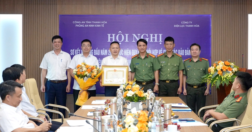 Công ty Điện lực Thanh Hóa và Công an tỉnh sơ kết công tác bảo vệ an ninh, an toàn hệ thống điện